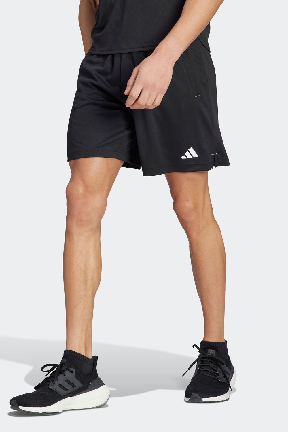 

Сезонные шорты с камуфляжным принтом Performance Train Essentials adidas, черный