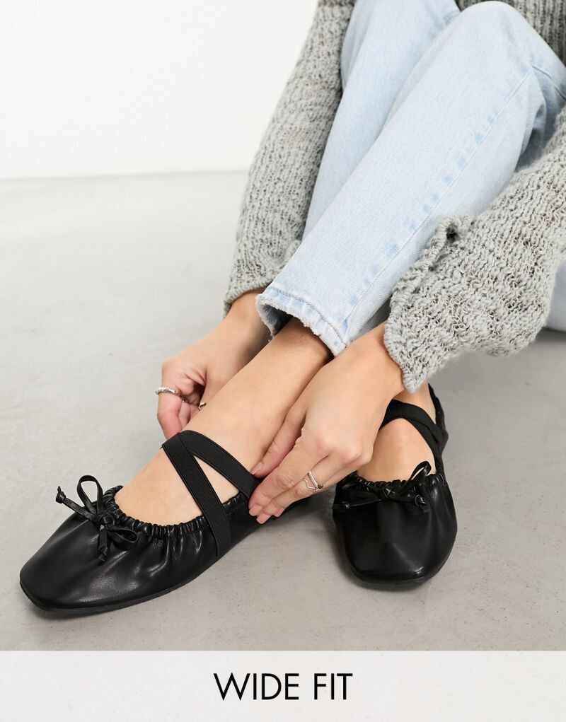 

Черные балетки со сборками из искусственной кожи ASOS Wide Fit Los Angeles