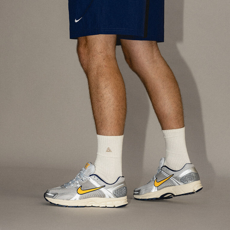 

Кроссовки Zoom Vomero 5 Nike, оранжевый