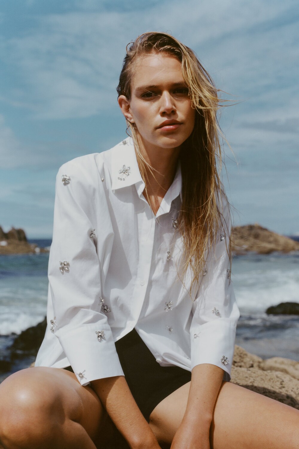 

Рубашка из поплина с украшениями Zara, белый