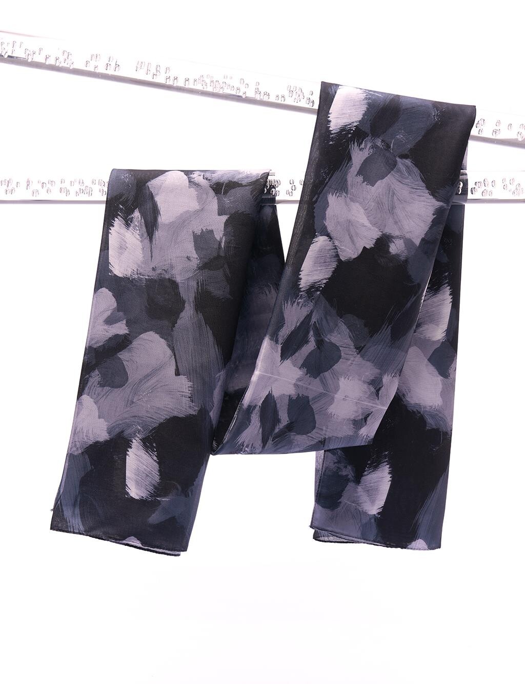 

Платок Abstract Pattern Digital Print Black-Optical White Kayra