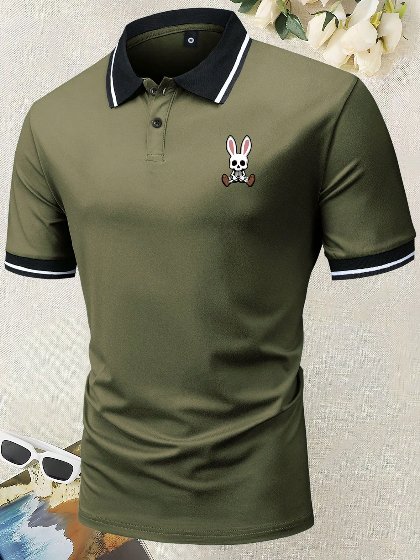 цена Мужская летняя рубашка поло с пасхальным принтом кролика и черепа в стиле ретро с цветными блоками и короткими рукавами, оливково-зеленый