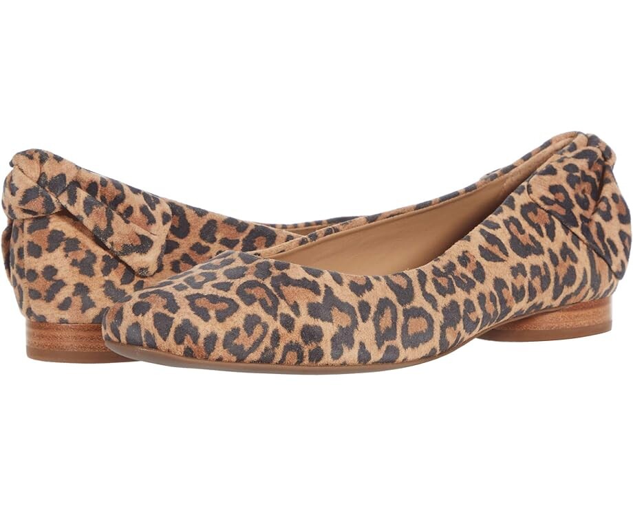 

Балетки Bernardo Eloise, цвет Sand Cheetah Print Suede
