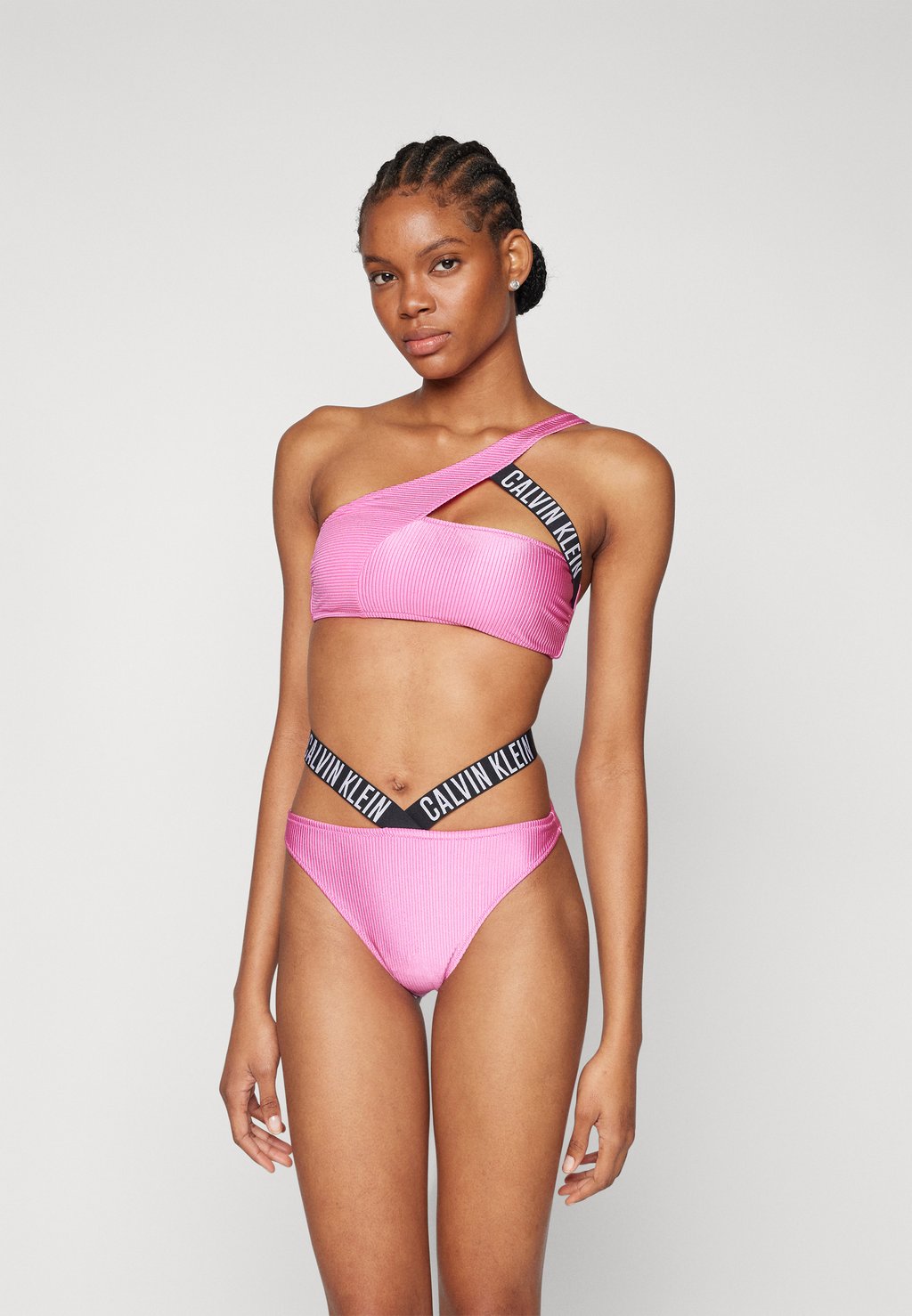 Верх бикини ONE SHOULDER BRALETTE Calvin Klein Swimwear, цвет bold pink кахон tycoon hi viz pink bold tkbsc 29