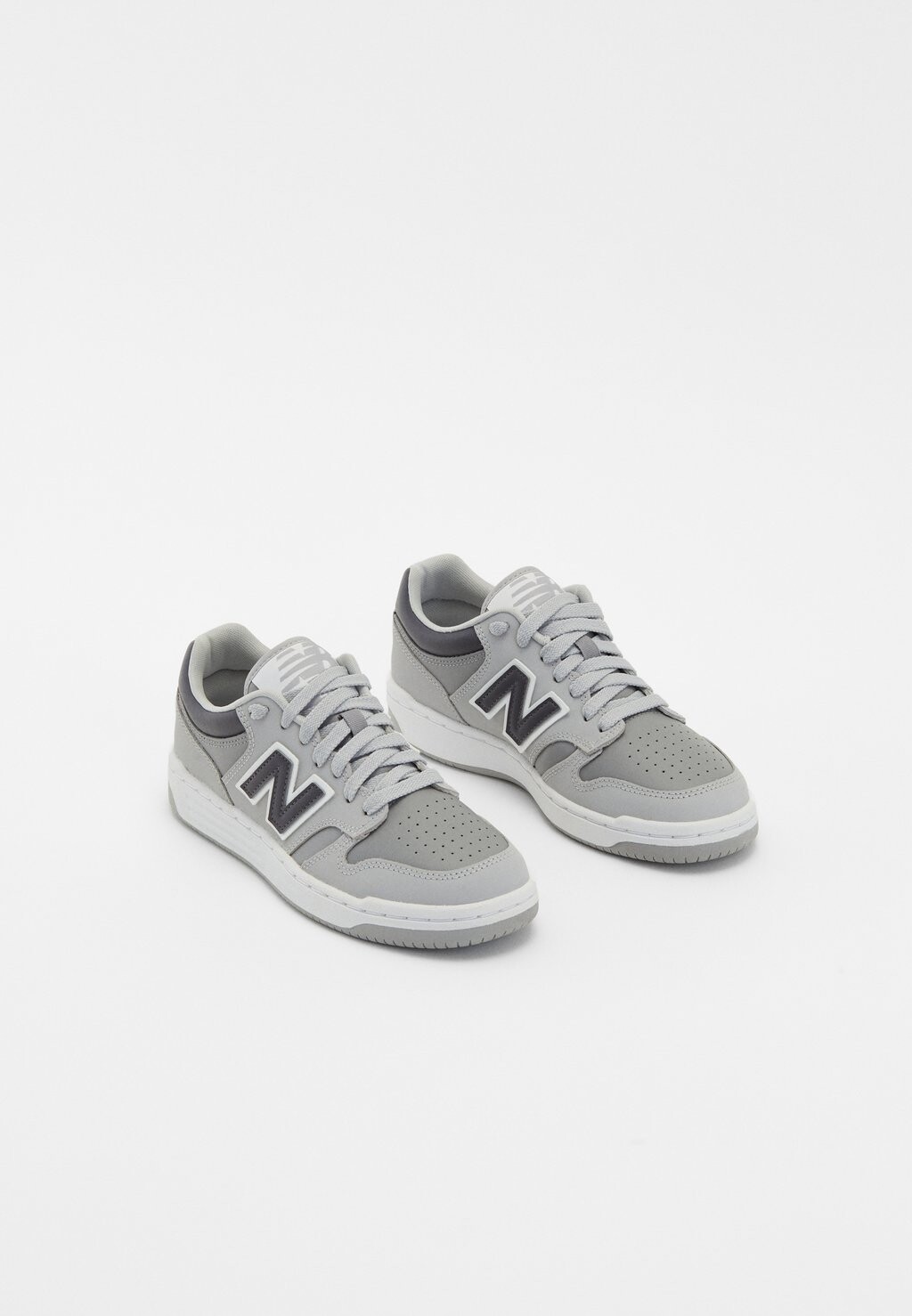 

Низкие кроссовки BB480 UNISEX New Balance, серый