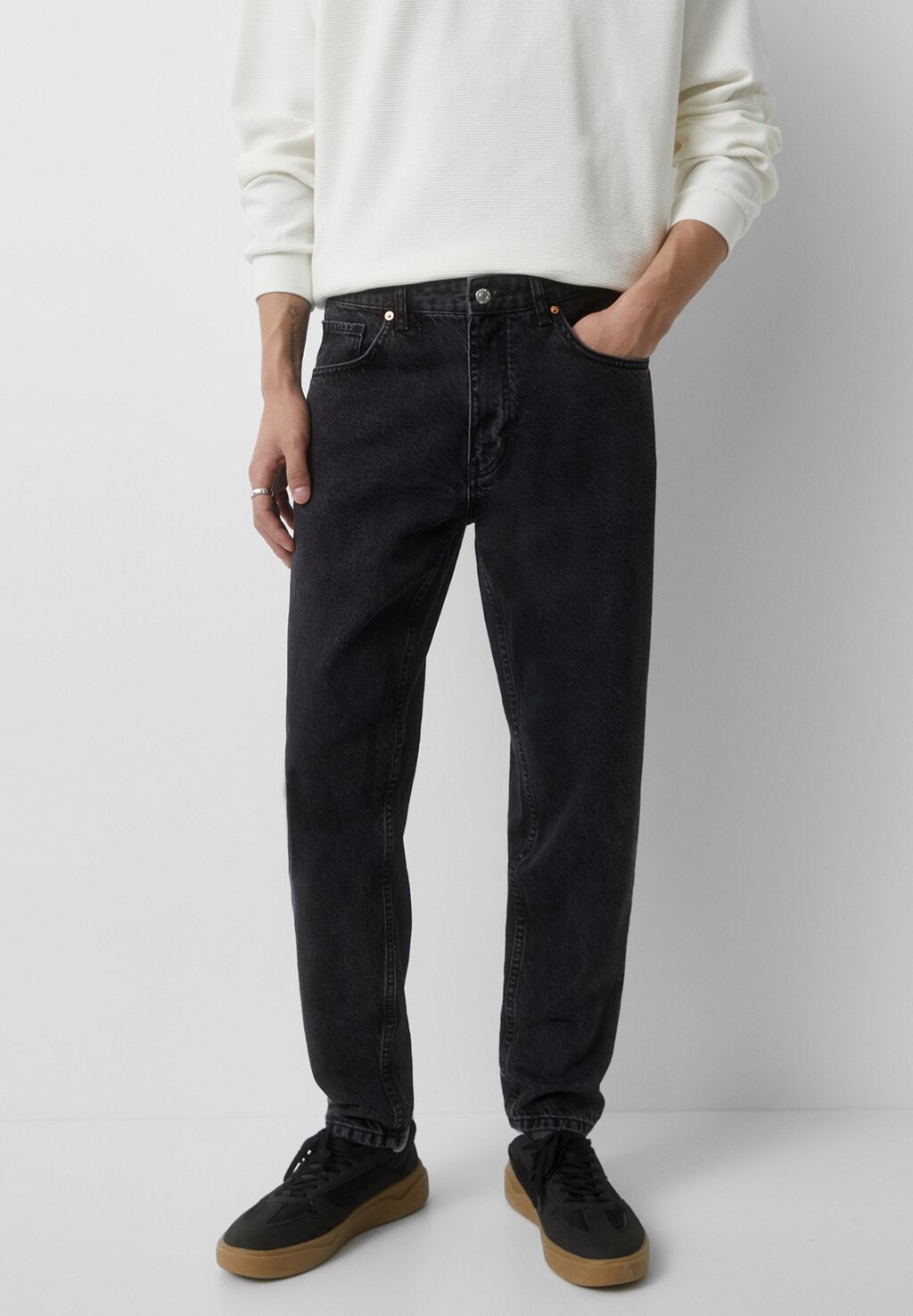 

Джинсы облегающего кроя PULL&BEAR