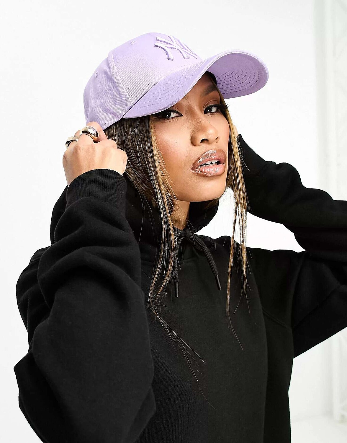 

Сиреневая кепка New Era 9Forty NY
