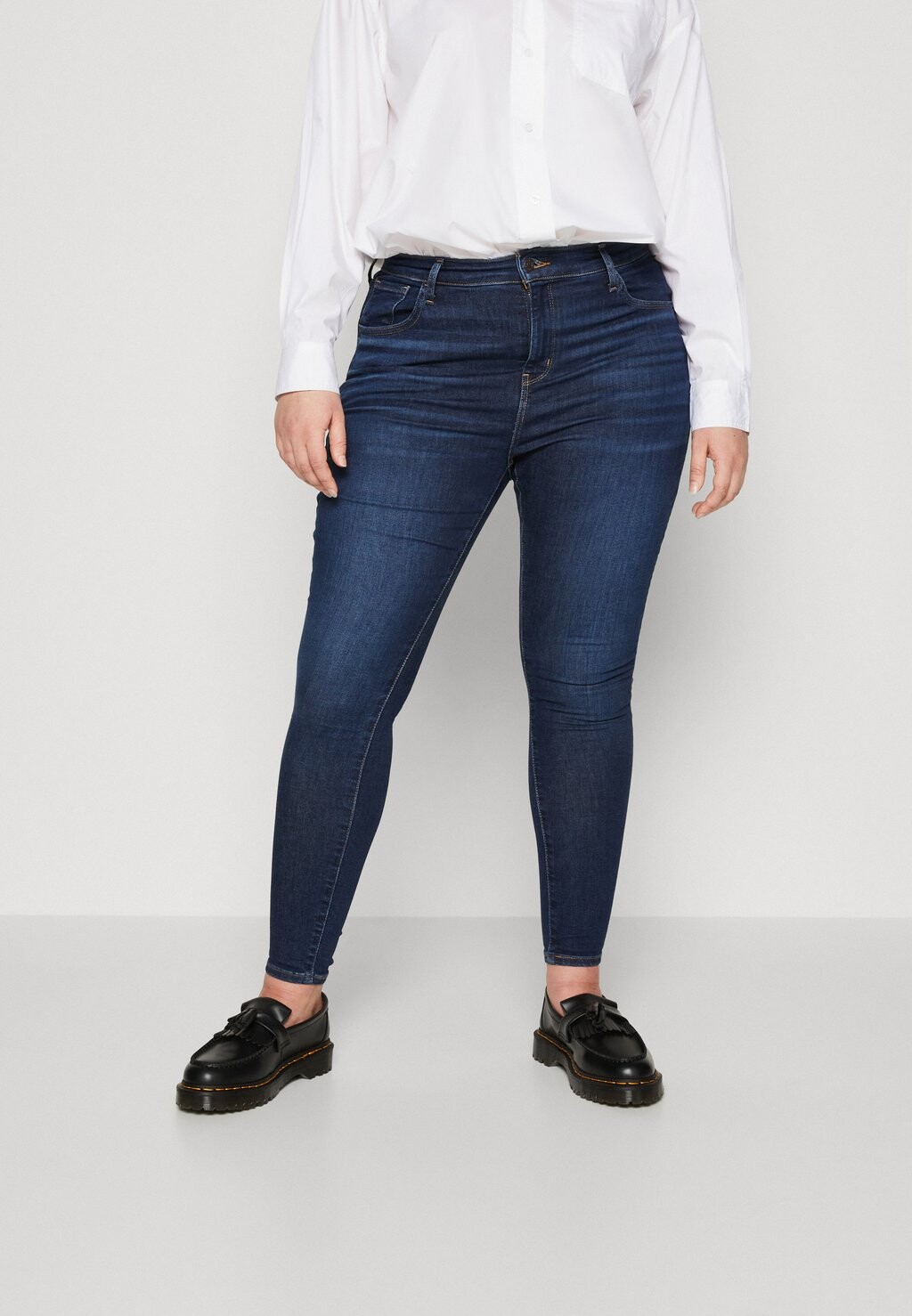 

Джинсы скинни Levi's 720 Highrise Super Skinny, песня о любви темно