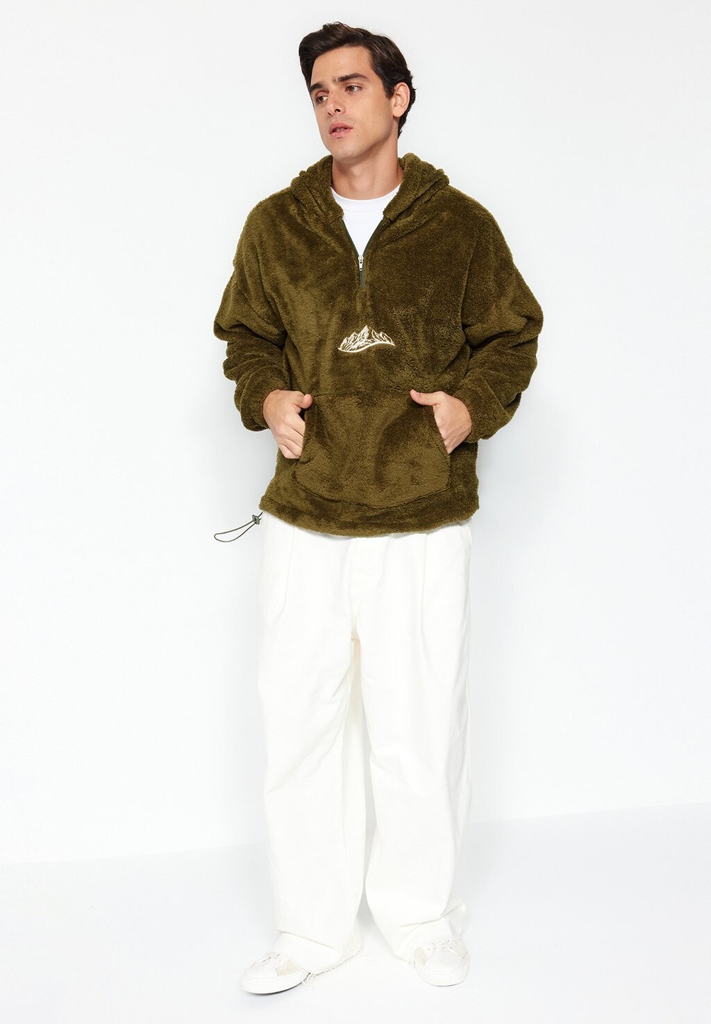 

Флисовый свитер Trendyol, цвет khaki st