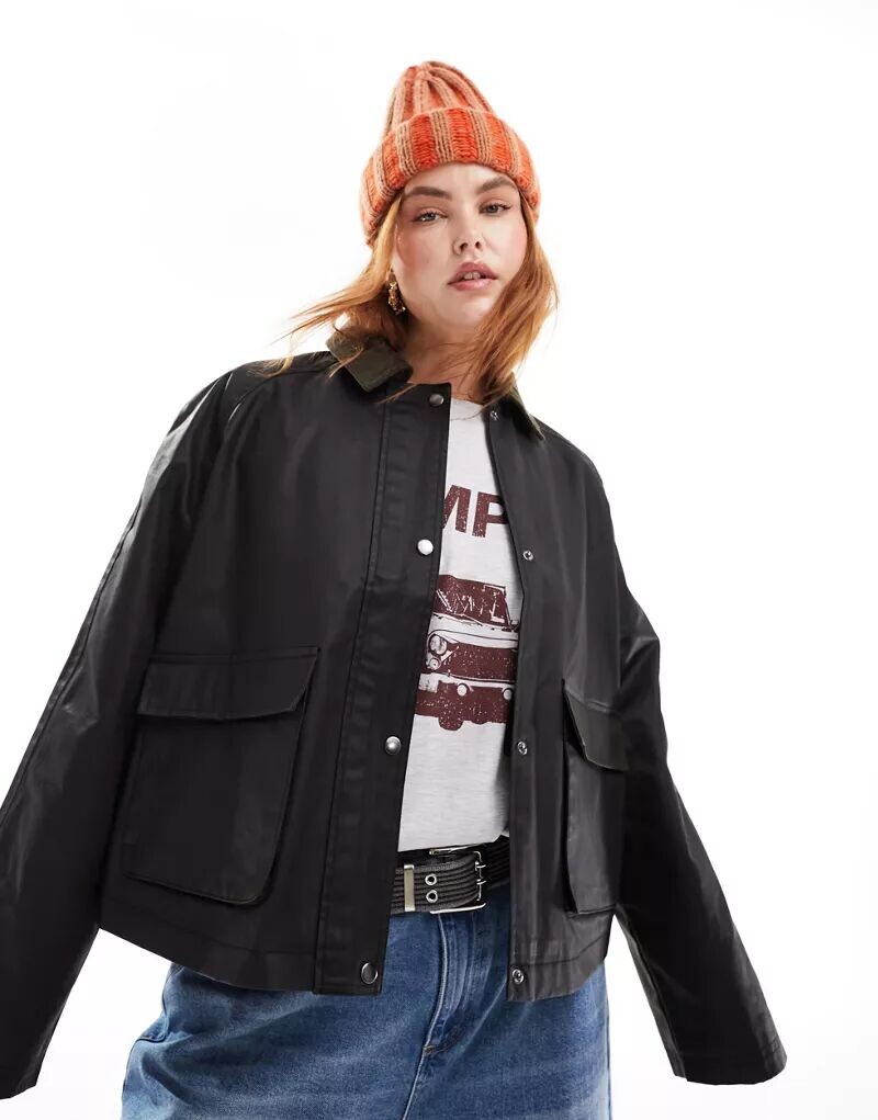 

Коричневая укороченная вощеная куртка с контрастным воротником ASOS DESIGN Curve