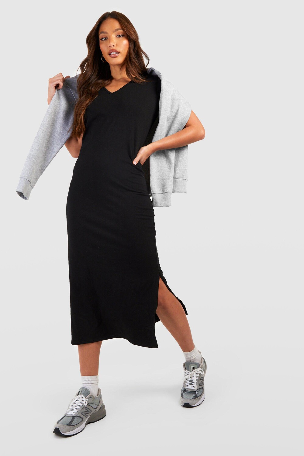 

Хлопковое платье-футболка Midaxi с высоким V-образным вырезом boohoo, черный