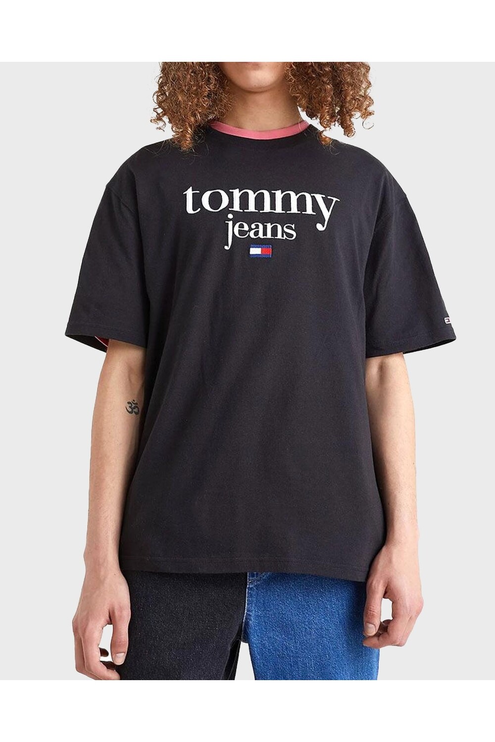 

Футболка – черная – стандартного кроя Tommy Hilfiger, черный