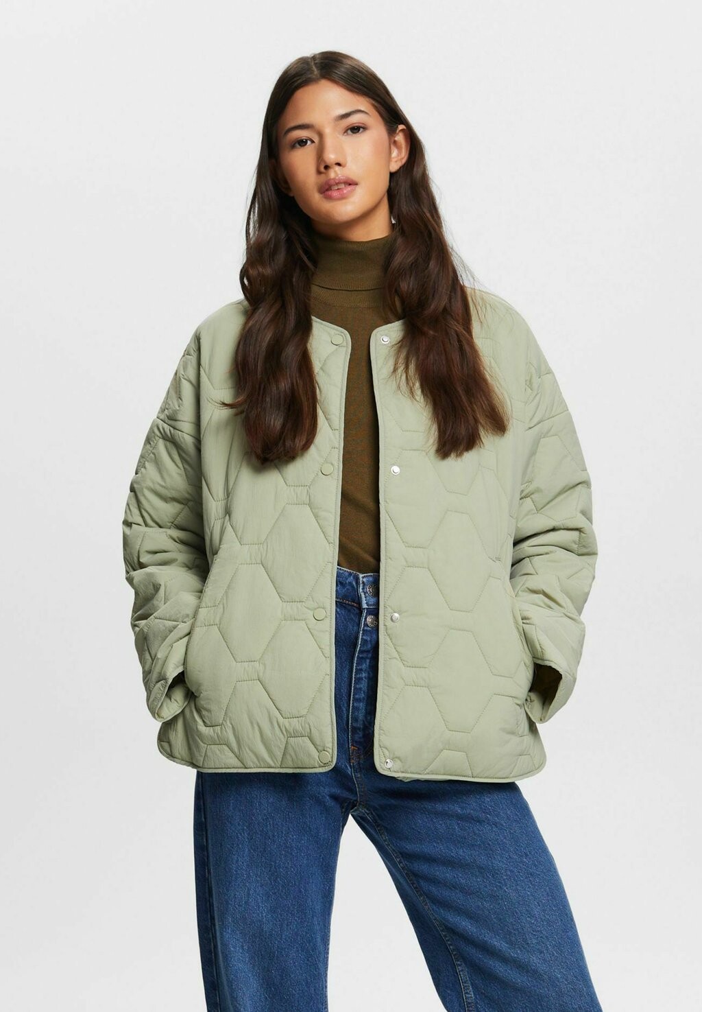 

Демисезонная куртка Esprit, зеленый