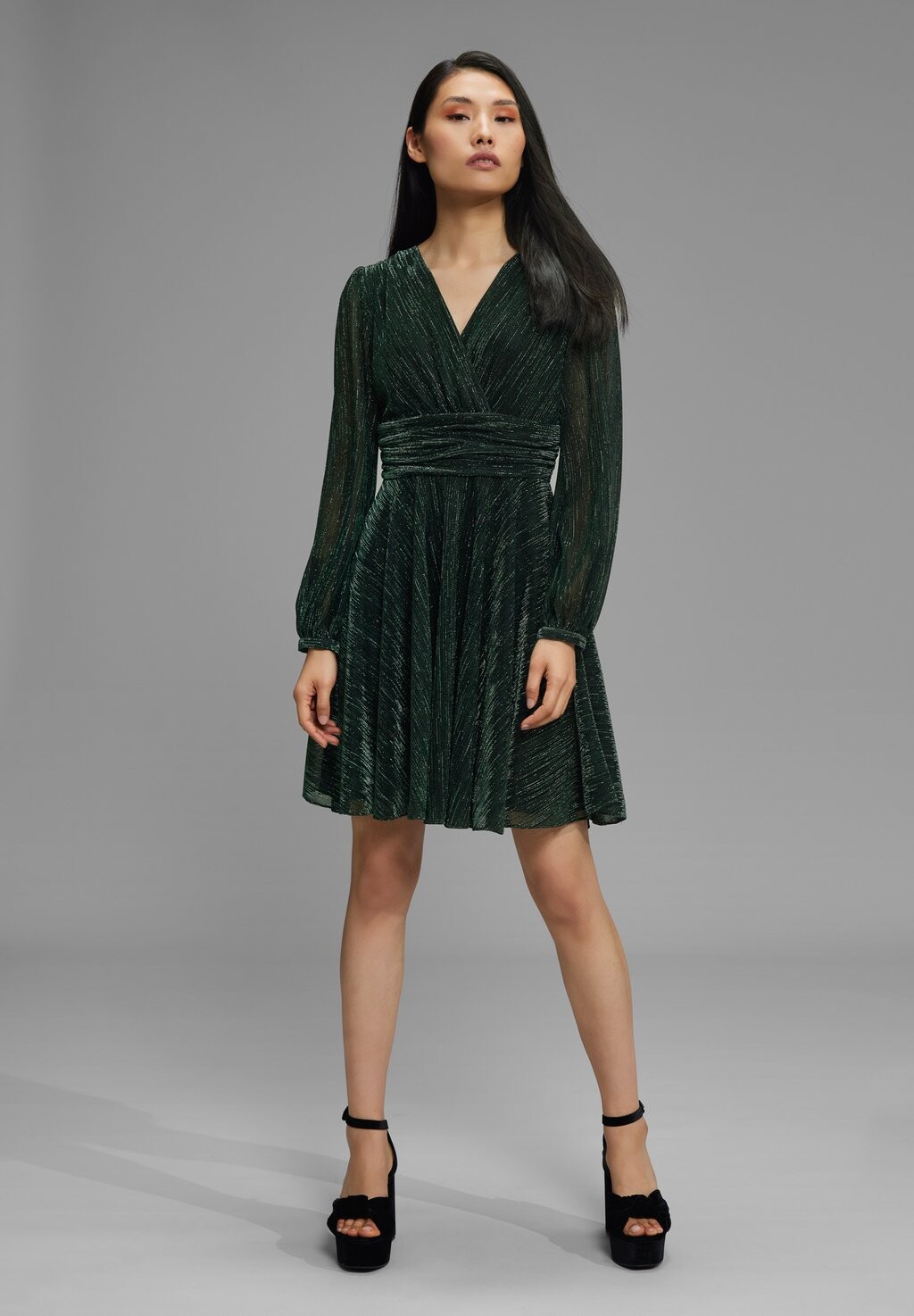 

Элегантное платье Langarm In Glänzendem Print Swing, цвет dark green