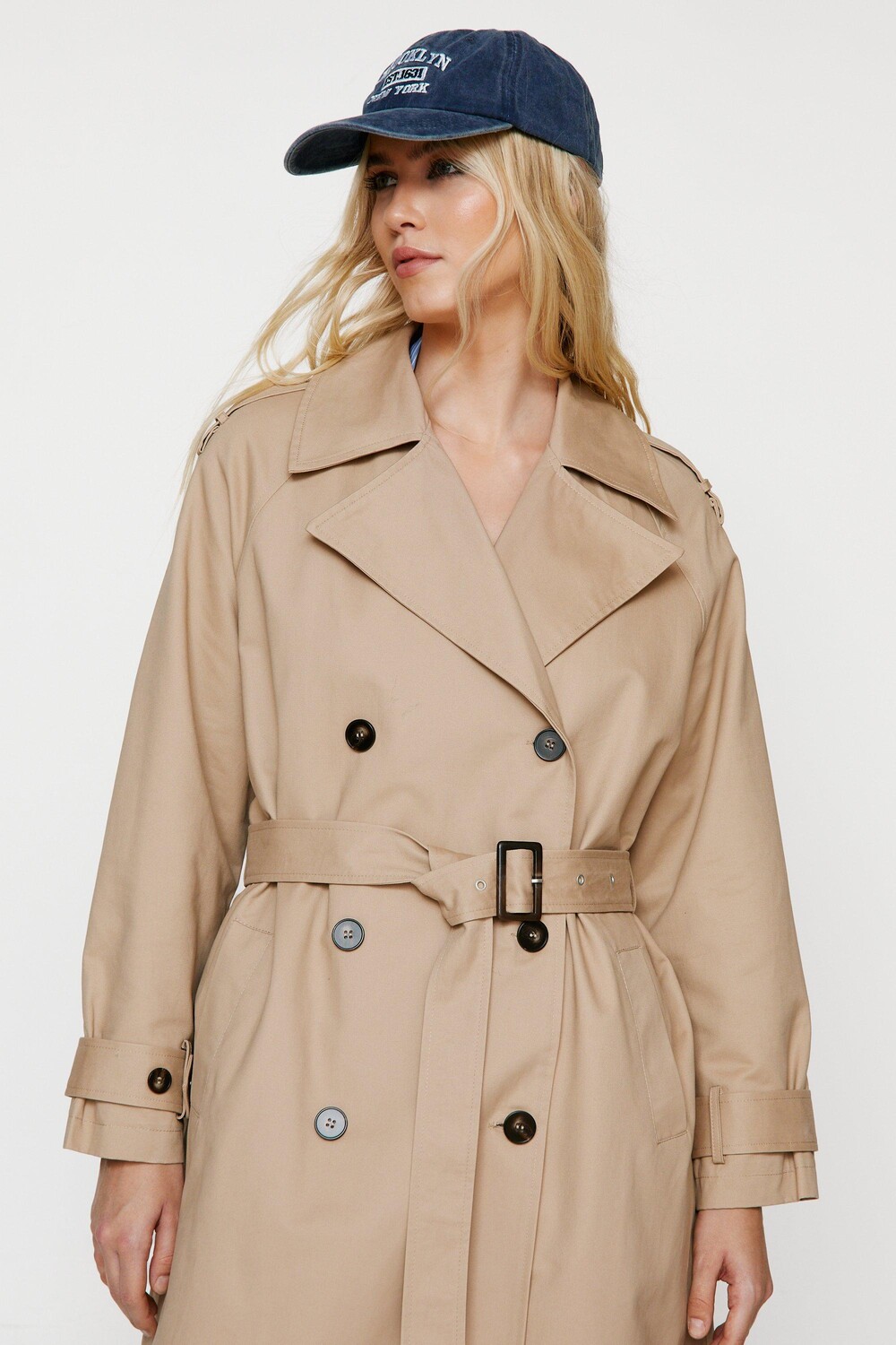 

Тренч Petite Essentials Nasty Gal, бежевый