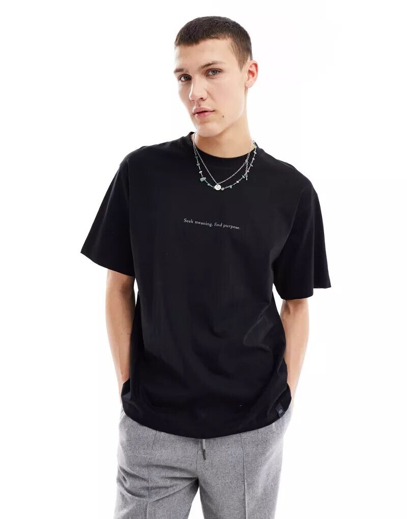 

Черная футболка Pull&Bear с принтом «Найди цель»