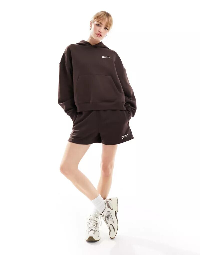 

Темно-коричневая флисовая худи с начесом на спине New Balance Linear Heritage