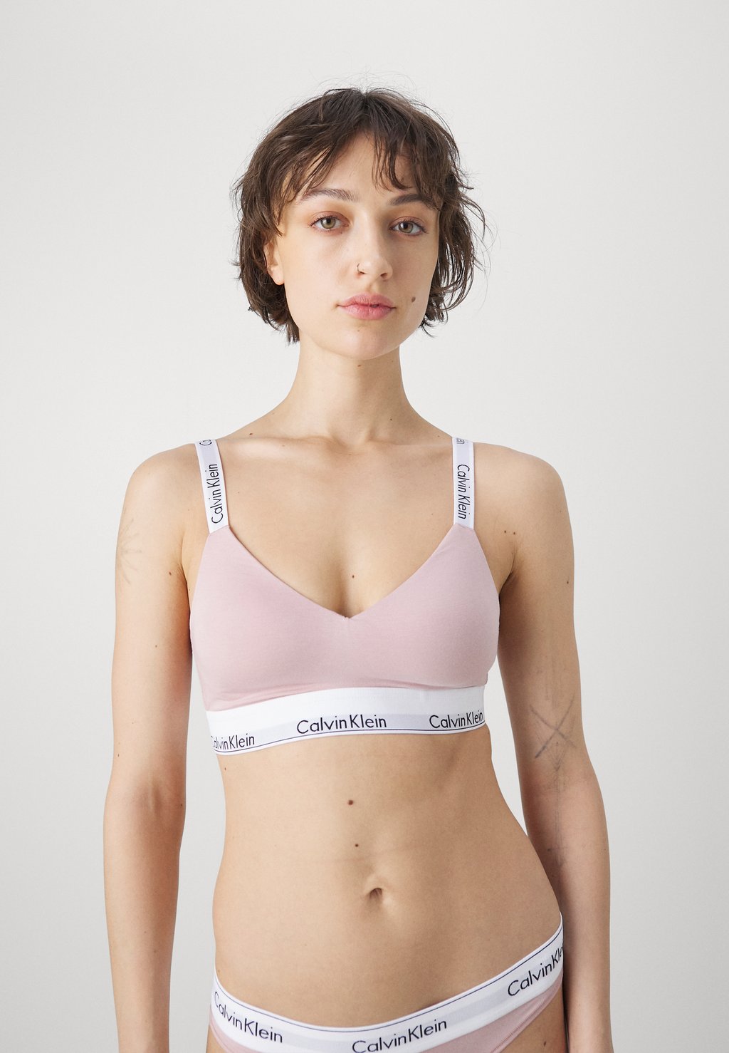 цена Бюстгальтер без бретелек/вариативный вариант LINED BRALETTE Calvin Klein Underwear, цвет subdued