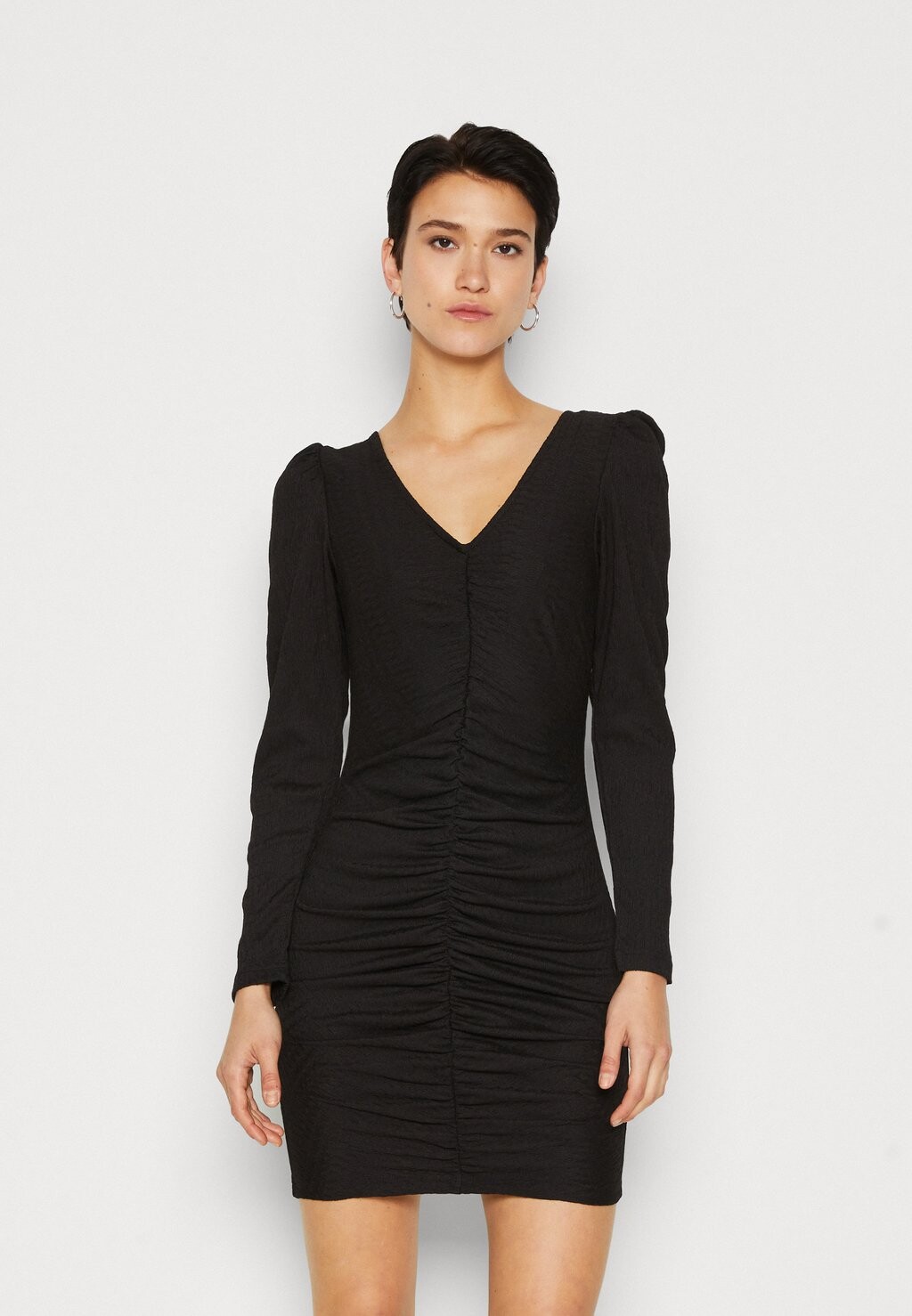 

Платье из джерси Onlliva Ruching Short Dress ONLY, черный