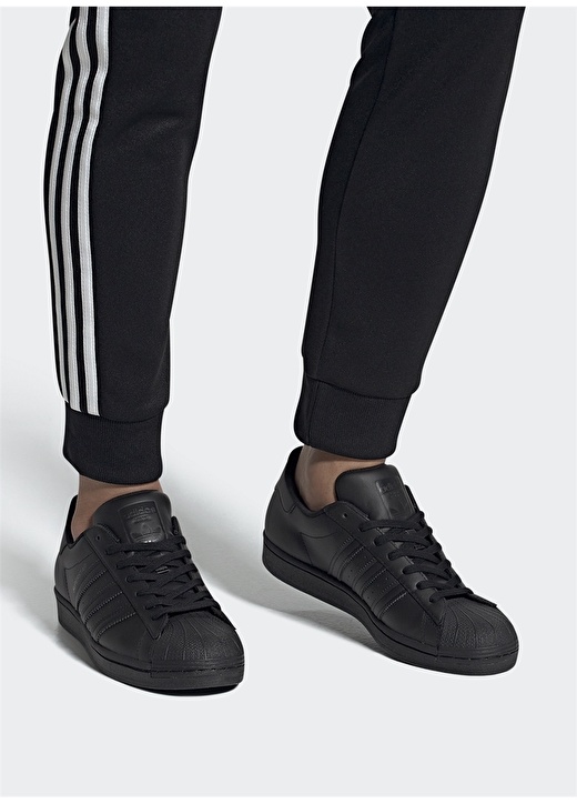Черная мужская повседневная обувь Adidas