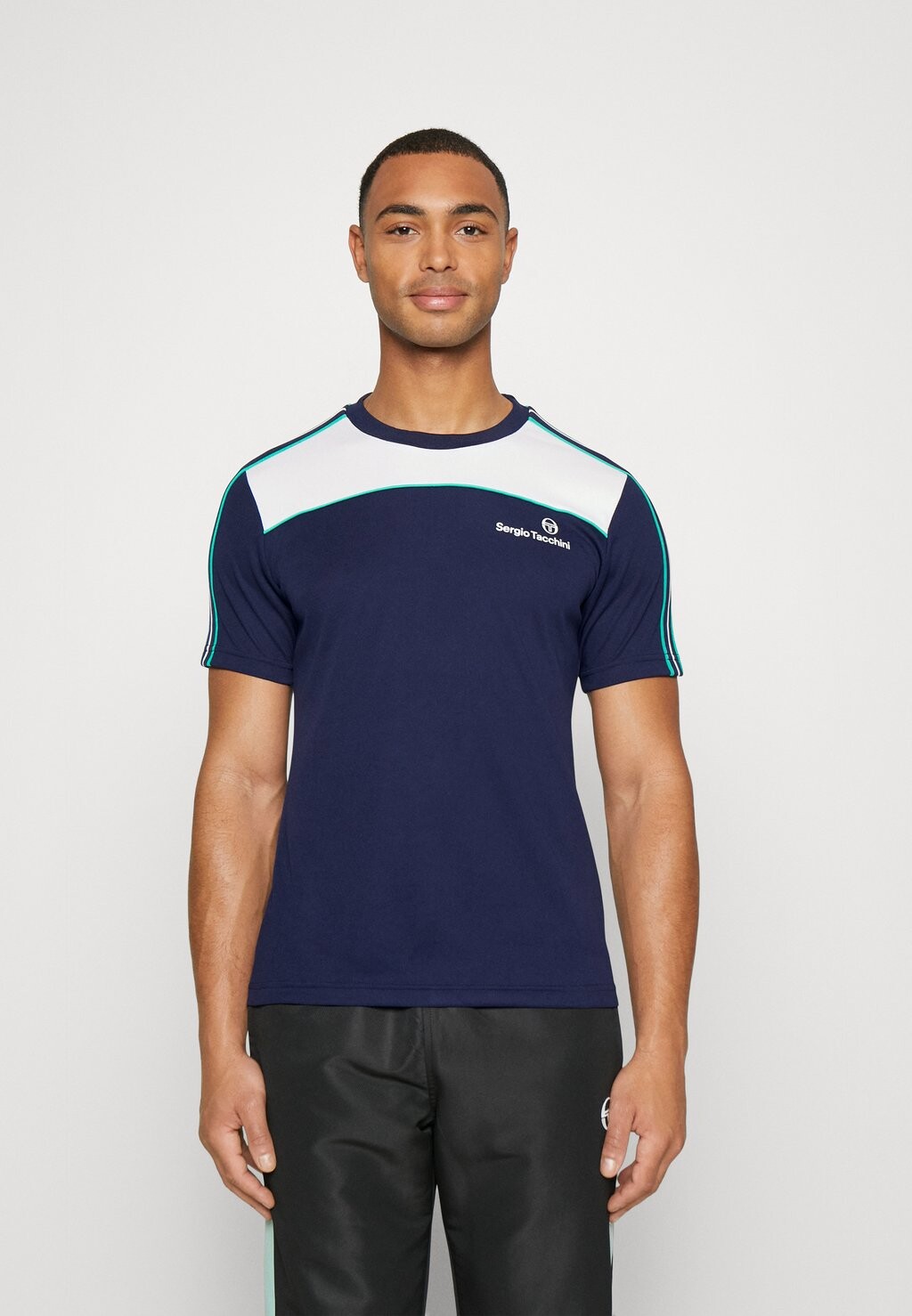 

Футболка Sergio Tacchini