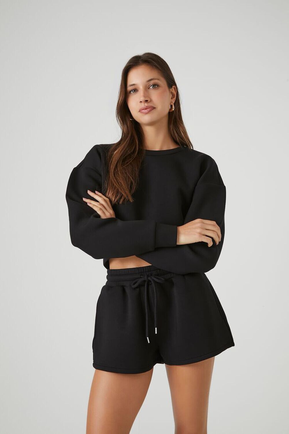 

Шорты с карманами на шнурке Forever 21, черный