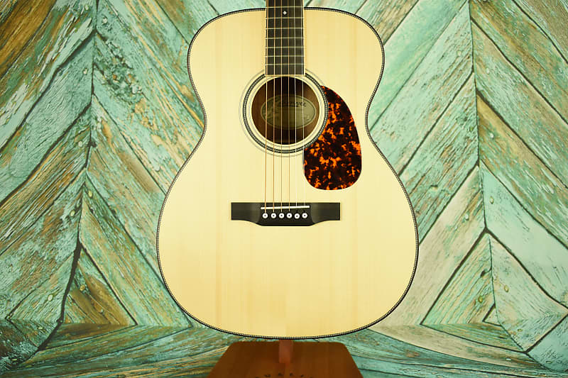 Акустическая гитара Larrivee OM-40 Koa/Moon Spruce Limited Edition фото