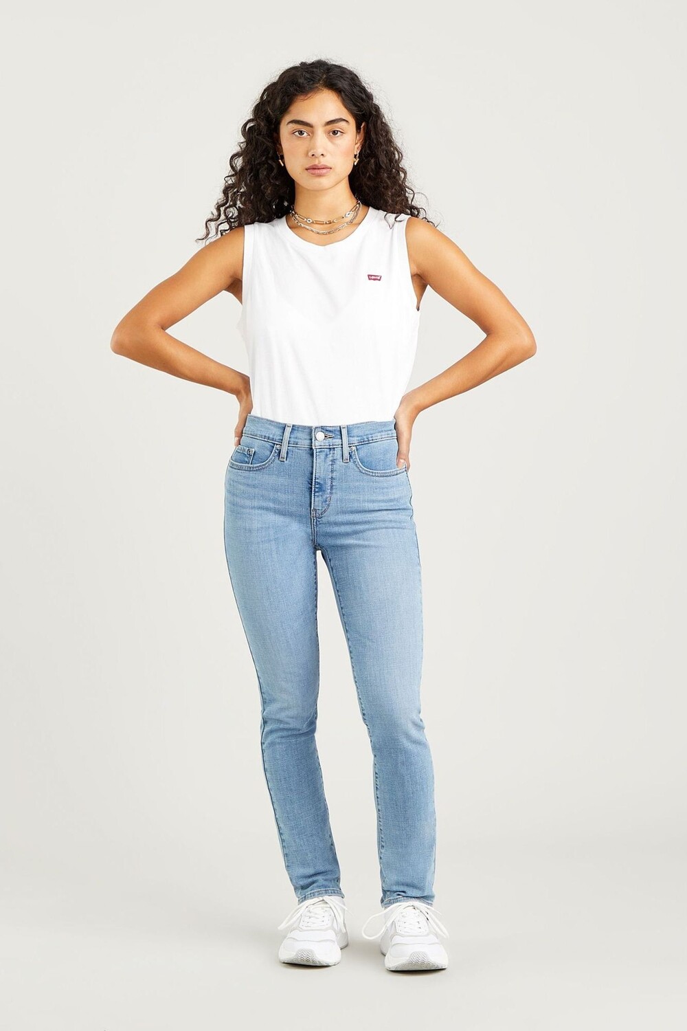 

Моделирование узких джинсов 312 Levi's