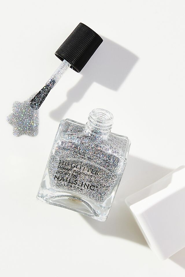 

Лак Nails.inc с блестками HD, кольцевой светильник готов