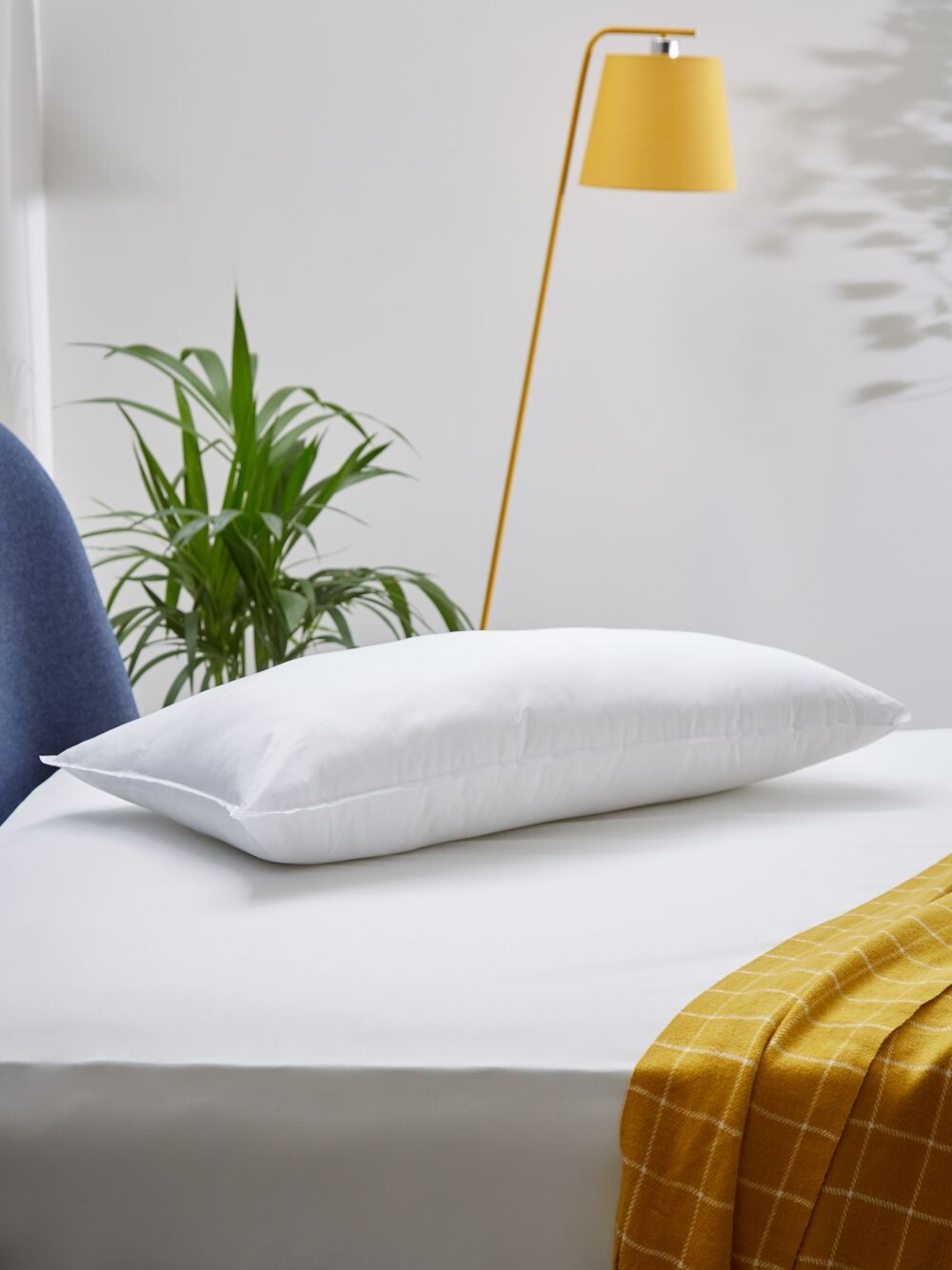 

Синтетическая моющаяся подушка John Lewis Soft Touch Kingsize, мягкая/средняя