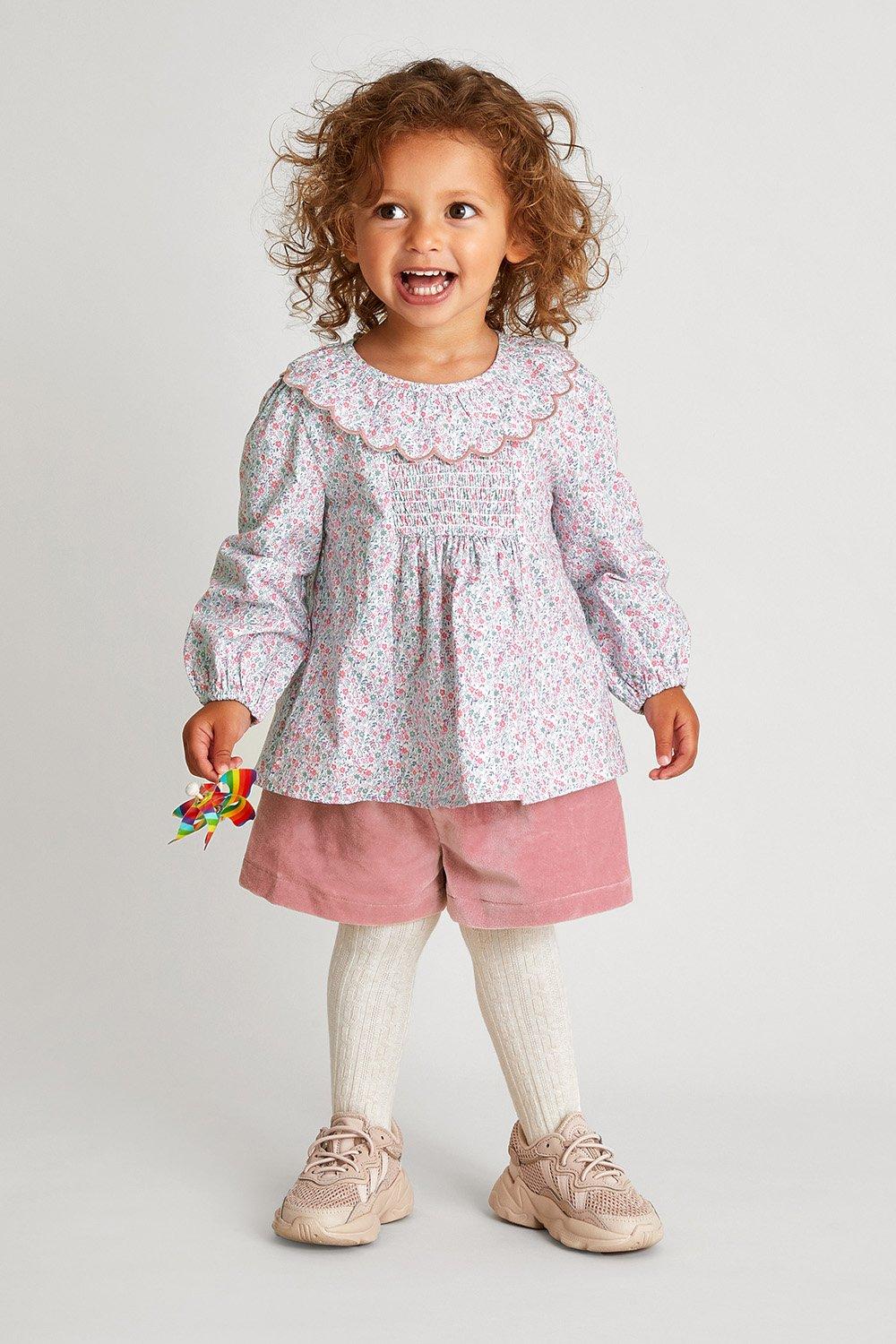 Комплект из детской блузки и велюровых шорт Monsoon, розовый комплект из блузки и шорт для малышей