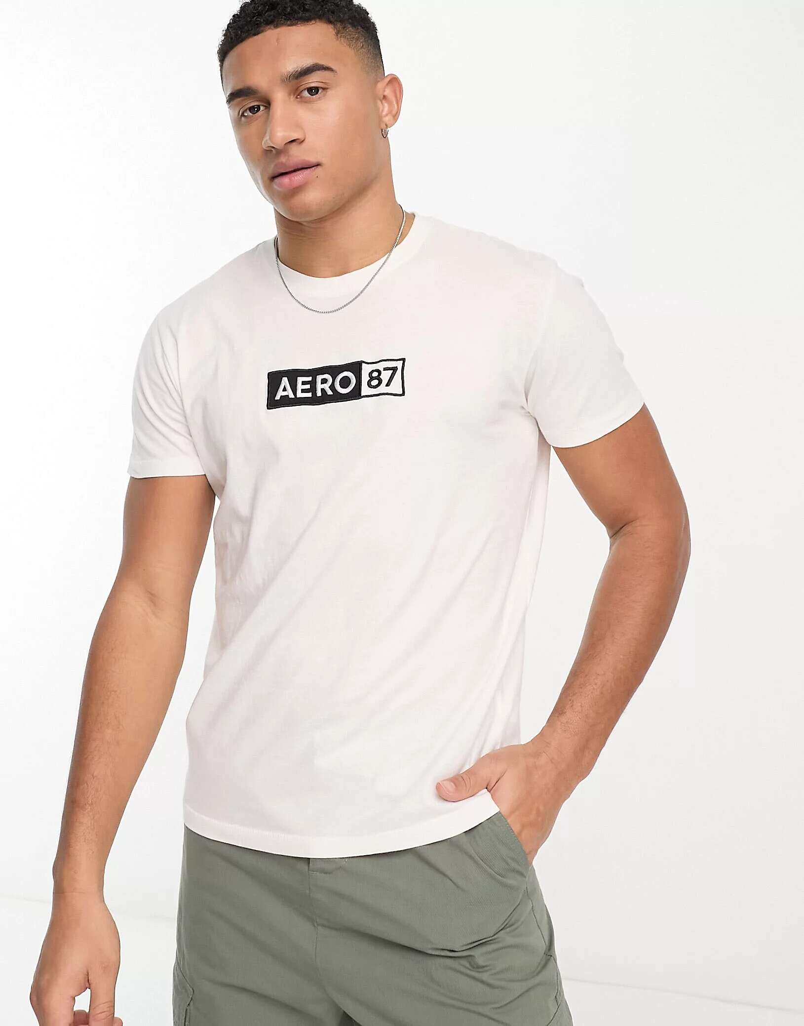 цена Белая футболка Aeropostale