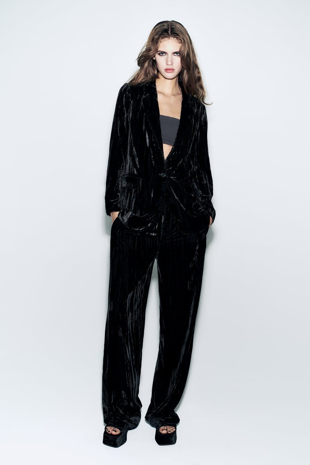 

Пиджак из измятого бархата ZARA, черный