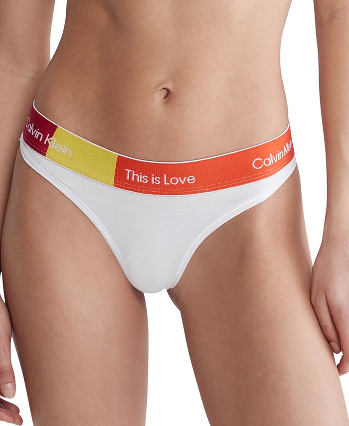 

Женское нижнее белье стринги Pride This Is Love с цветными блоками QF7255 Calvin Klein, белый