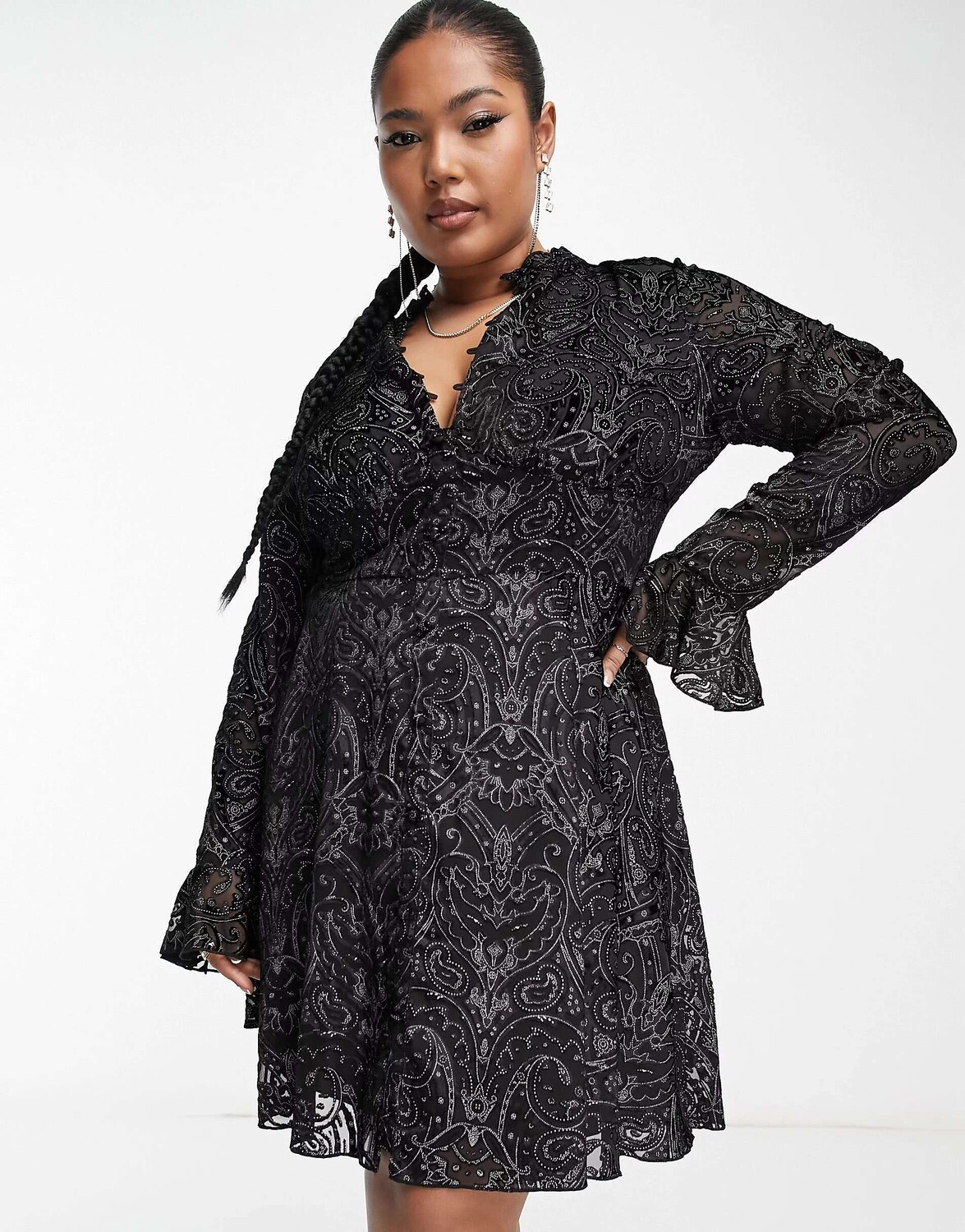 

Черное бархатное мини-платье с пуговицами ASOS DESIGN Curve, Черный