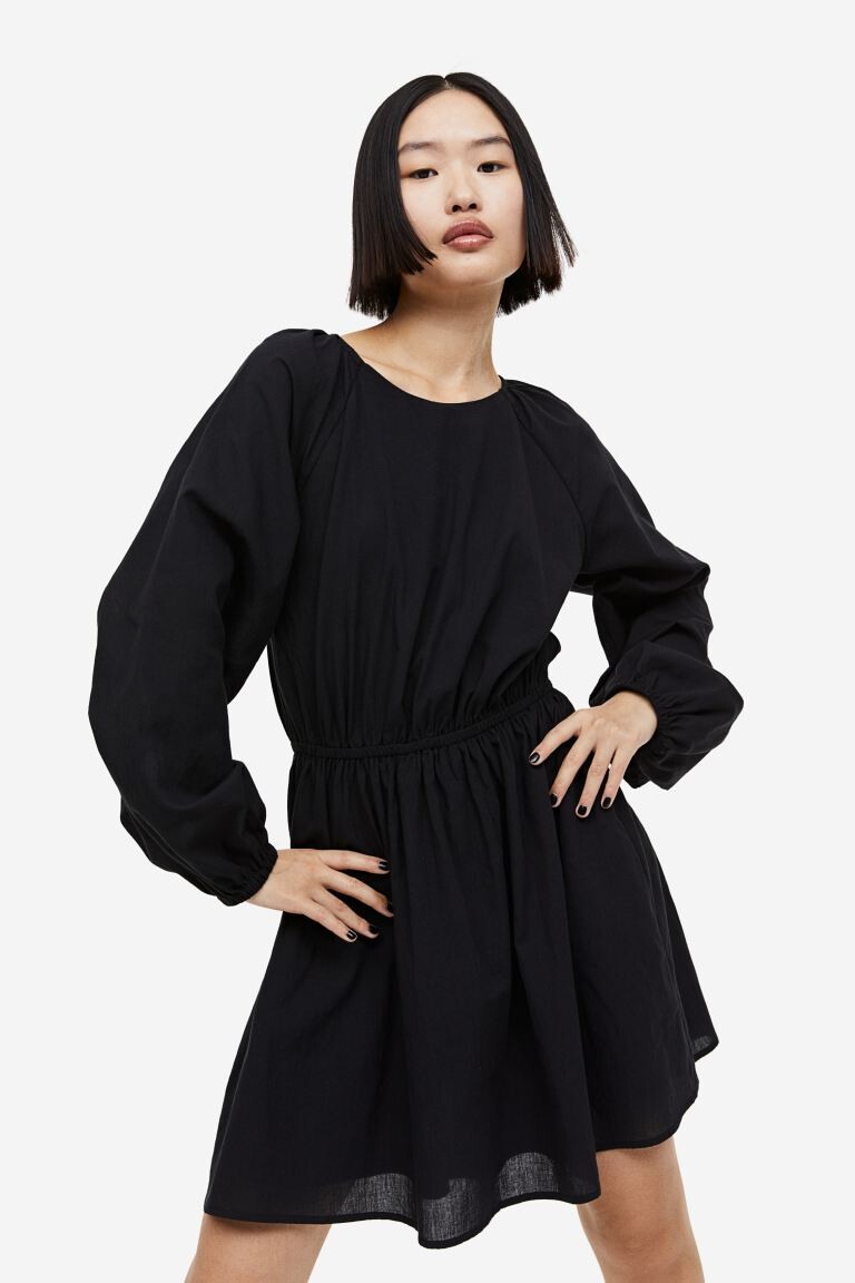 

Платье с открытой спиной и рукавами-фонариками H&M