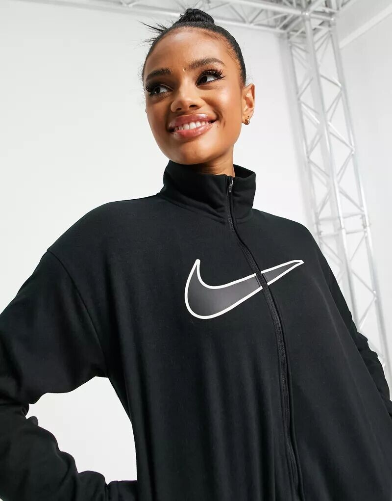 

Черная флисовая беговая куртка Nike Swoosh