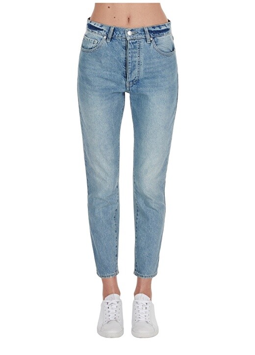 

Женские джинсовые брюки стандартного кроя цвета индиго Armani Exchange