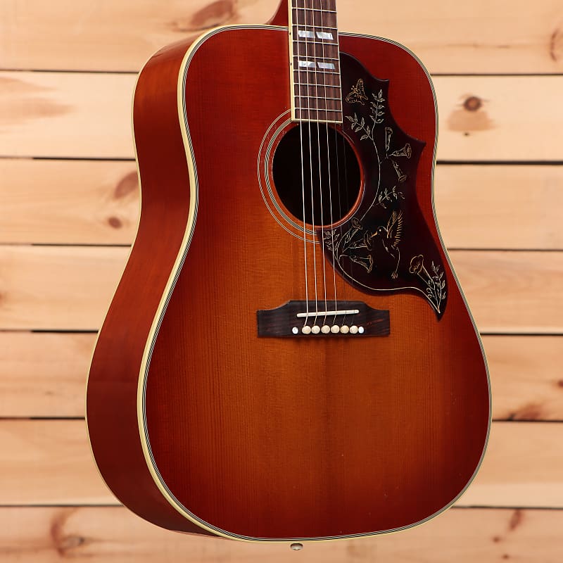 Акустическая гитара Gibson 1960 Hummingbird Light Aged - Heritage Cherry Sunburst-23003026 цена и фото