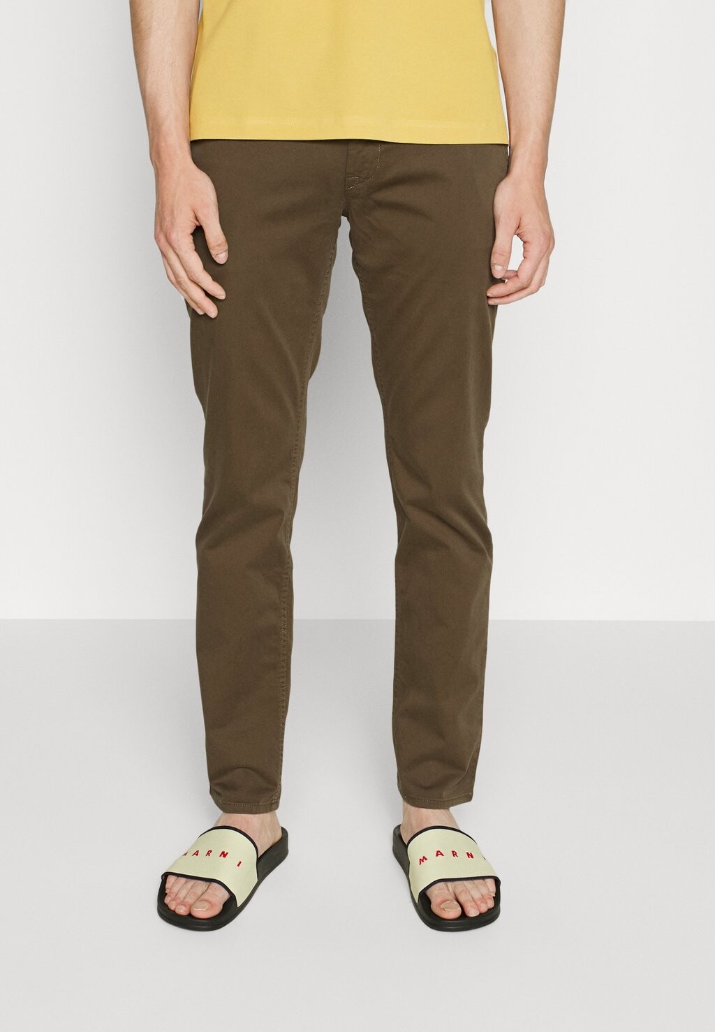 

Чиносы Slim BOSS, цвет dark green
