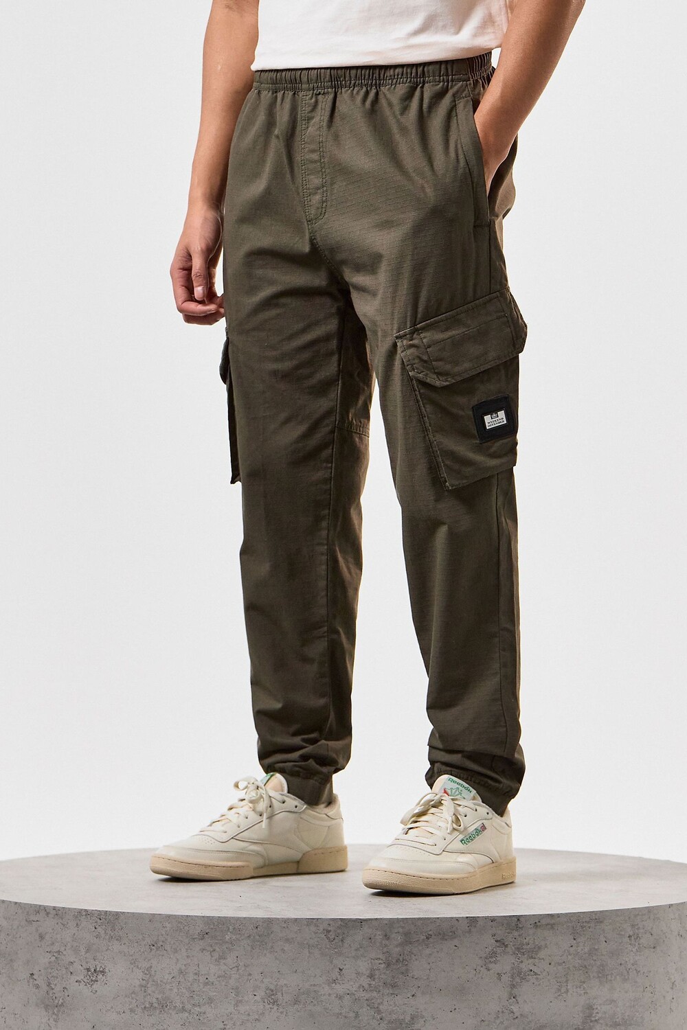 

Брюки карго Pianamo Weekend Offender, зеленый