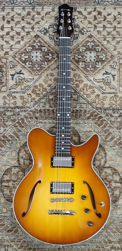 

Электрогитара Eastman Romeo Semi-Hollow Electric Guitar in Gold Burst w/ Case, Pro Setup #2439