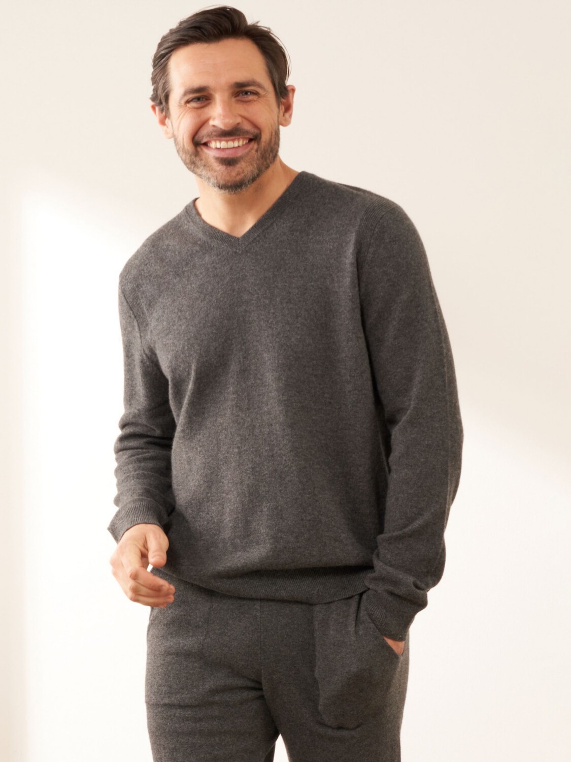 

Джемпер Truly Cashmere с V-образным вырезом, темно-серый меланж