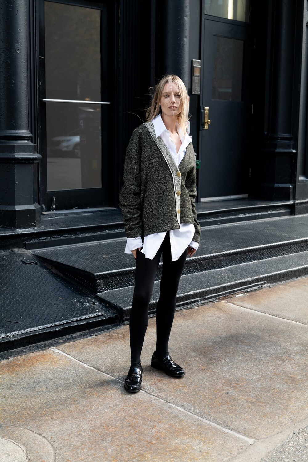 

Кардиган с контрастными пуговицами ZARA, угольный