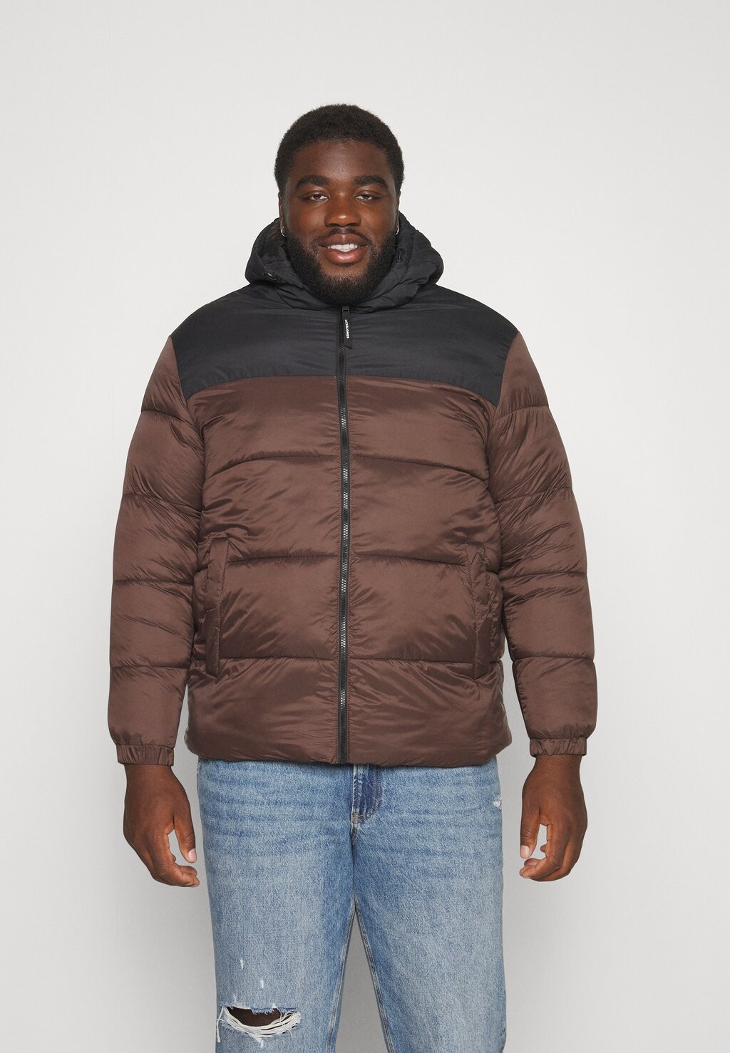 

Куртка Jack & Jones JJETOBY PUFFER HOOD, темно-коричневый