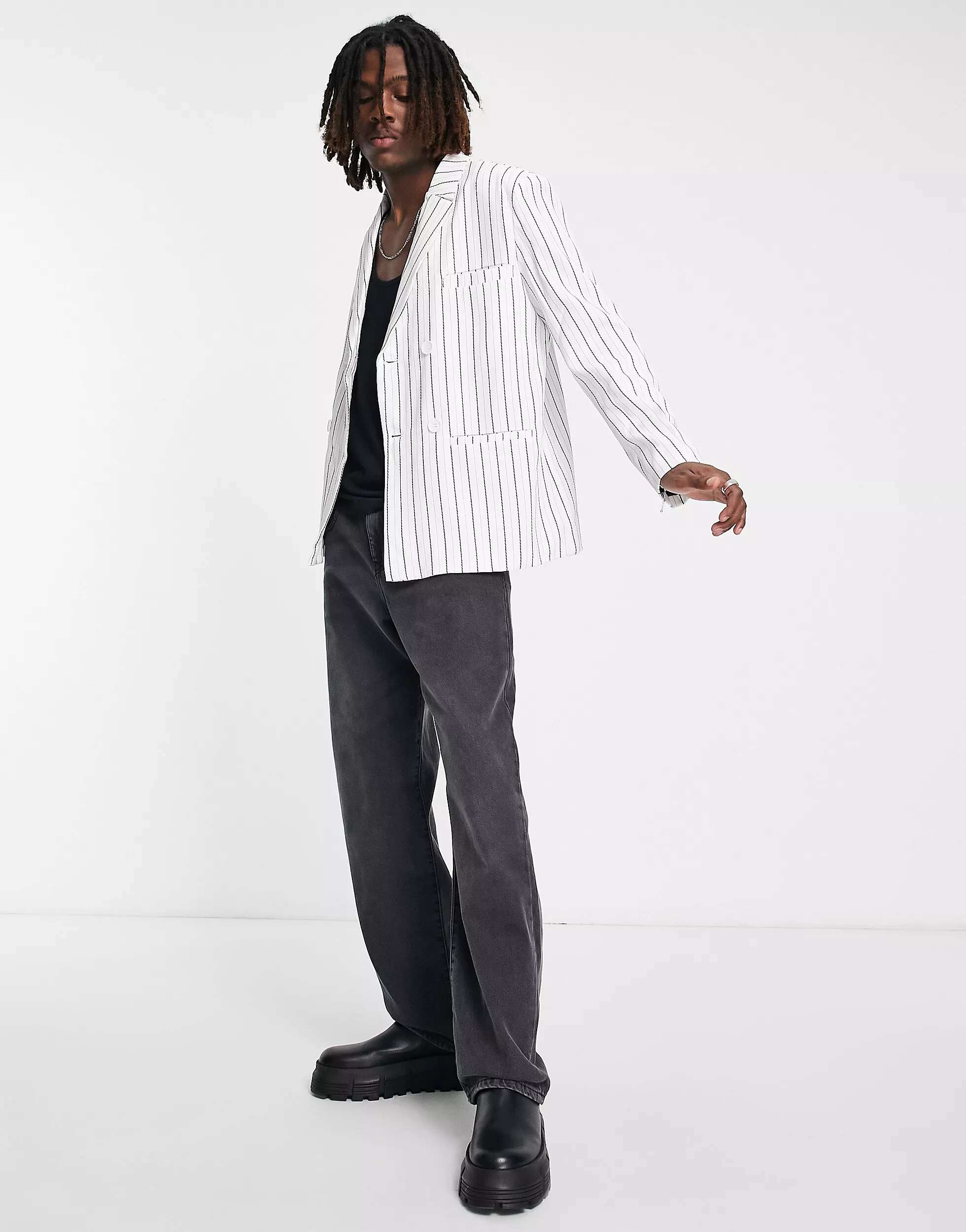 Белый оверсайз-пиджак Liquor N Poker с вертикальной полоской комфортные брюки прямого кроя liquor n poker цвета хаки с белой полоской