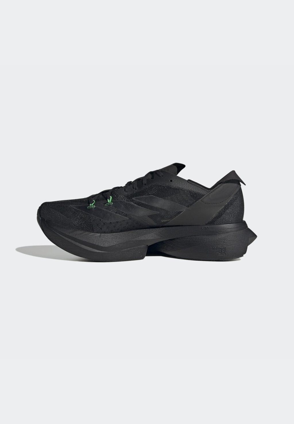 

Нейтральные кроссовки Adidas, основной черный
