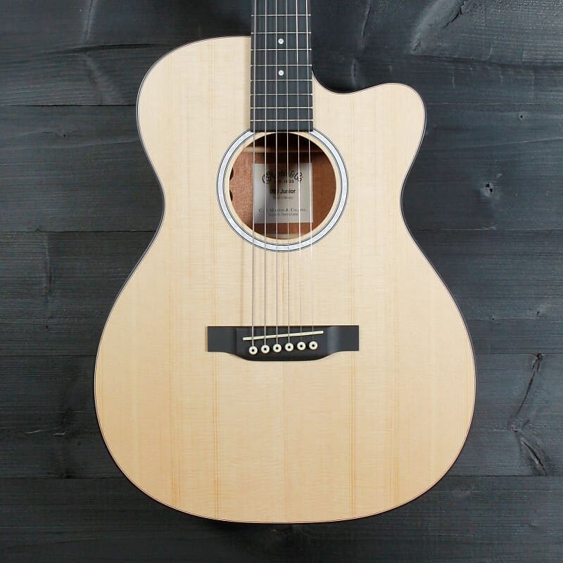 

Акустическая гитара Martin 000C Jr-10E Solid Wood - Authorized Online Dealer