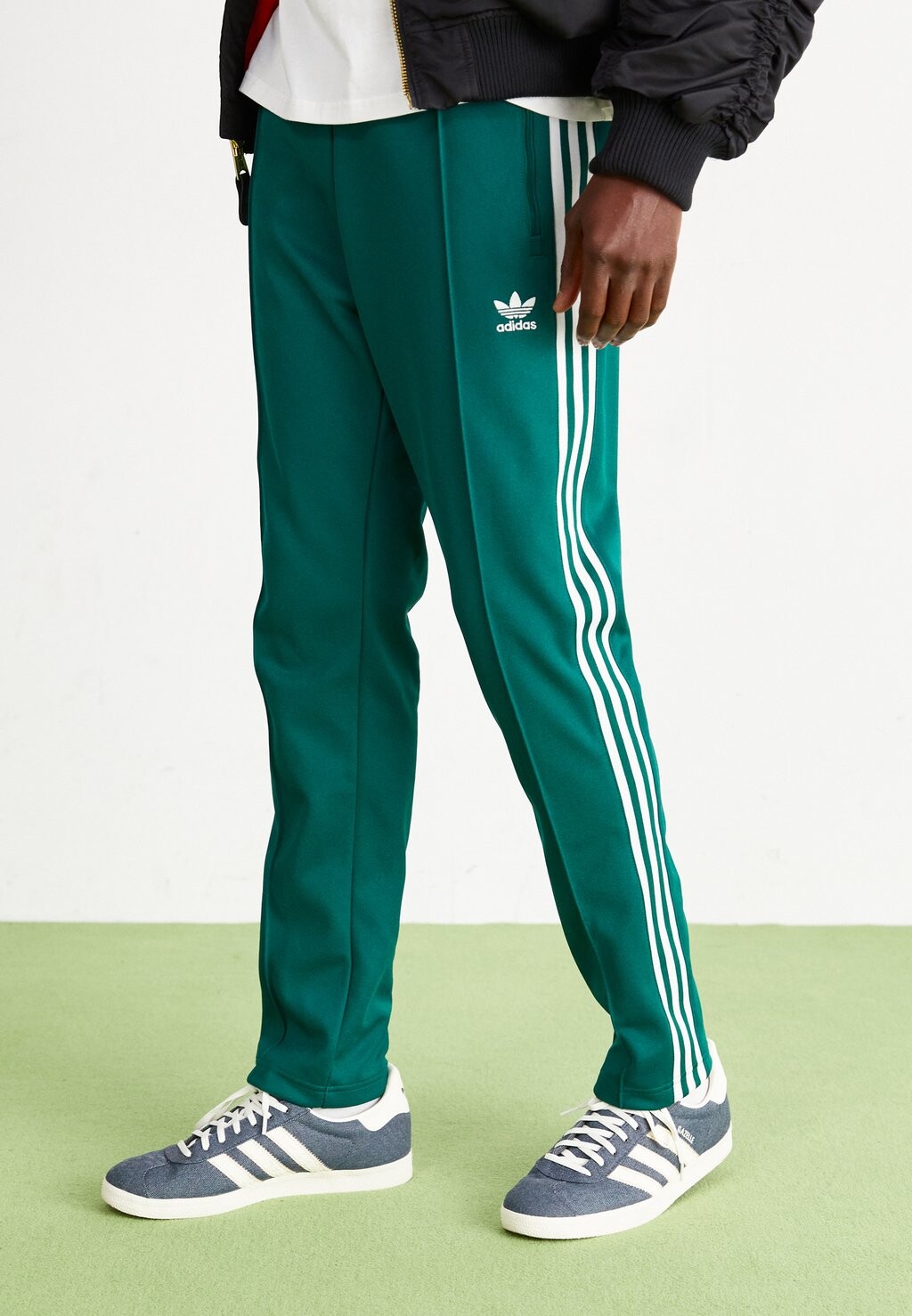

Спортивные брюки Beckenbauer adidas Originals, цвет collegiate green