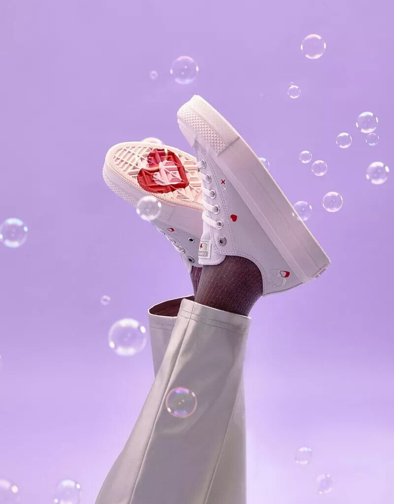 

Сиреневые кроссовки Converse Lift Ox с сердечками
